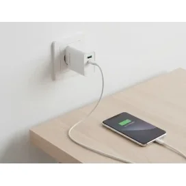 Carregador USB-A e USB-C Q-Connect 20W Branco